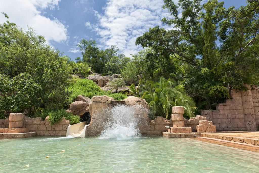 Soho Hotel & Casino At Sun City Exterior photo